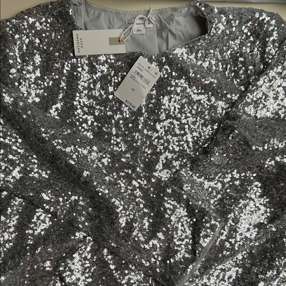 Good American Shimmering Silver Sequin Top 4X